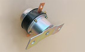 EQ2082电磁式电源开关