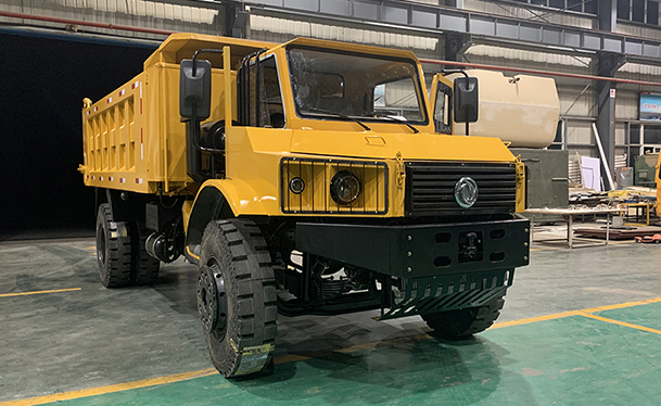 四驱越野矿车 矿区工作小能手