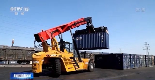 <strong>打通出口退税政策“最后一公里” 多部门联动施策稳外贸</strong>