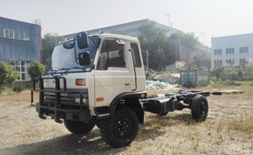 四驱140马力平头底盘 4*4越野卡车底盘 东风153底盘改装