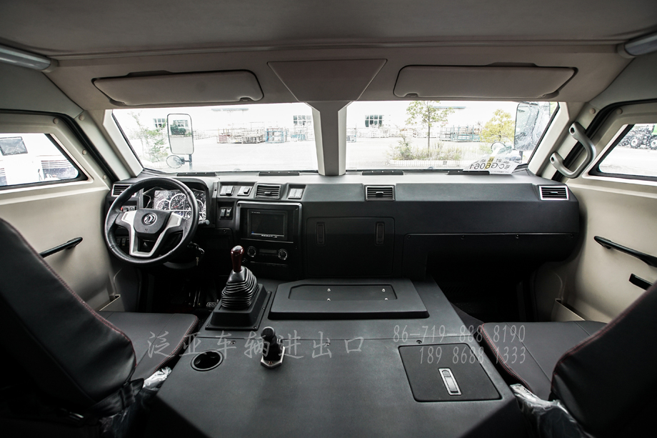 四驱东风猛士,防弹防护型运兵车