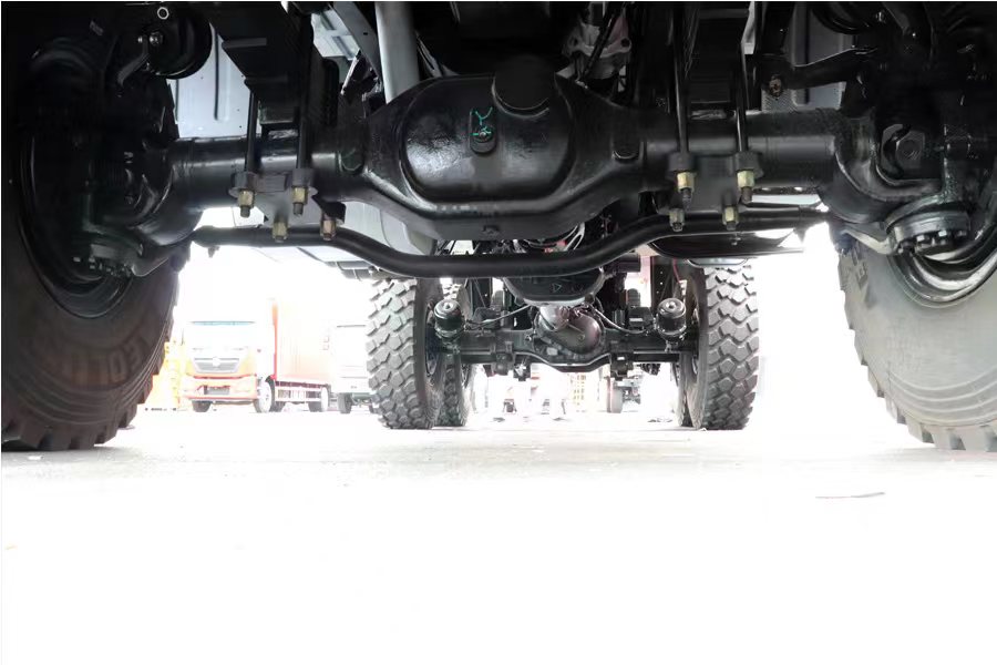 东风六驱,六驱越野卡车,东风大力神,越野载货卡车,东风越野卡车