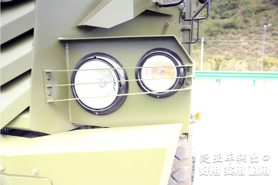 东风六驱卡车，东风装甲车，六驱装甲车，军用装甲车，装甲车出口，越野专用车，六驱越野卡车，装甲车定制