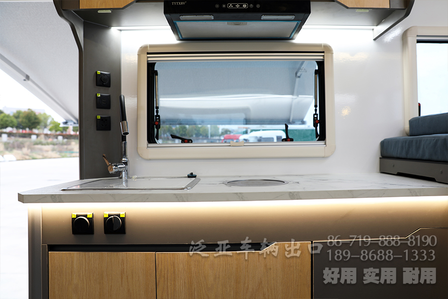 房车改装,依维柯房车,四驱越野房车,家用自行式房车,一体式房车,户外旅游房车