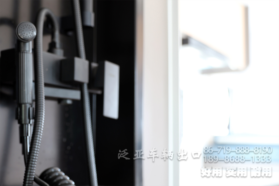 房车改装,依维柯房车,四驱越野房车,家用自行式房车,一体式房车,户外旅游房车