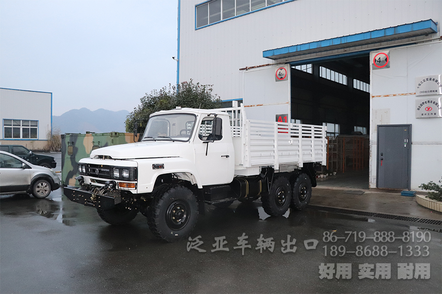 东风EQ2082、越野车、东风EQ240、湖北越野专用车官网,湖北越野专用车有限公司官网,越野卡车定制,东风四驱六驱,东风军车改装,越野运兵车,森林消防车,四驱六驱越野车底盘,越野客车,越野卡车,专用车改装,工厂直销专用车、轻型越野卡车底盘、六驱卡车