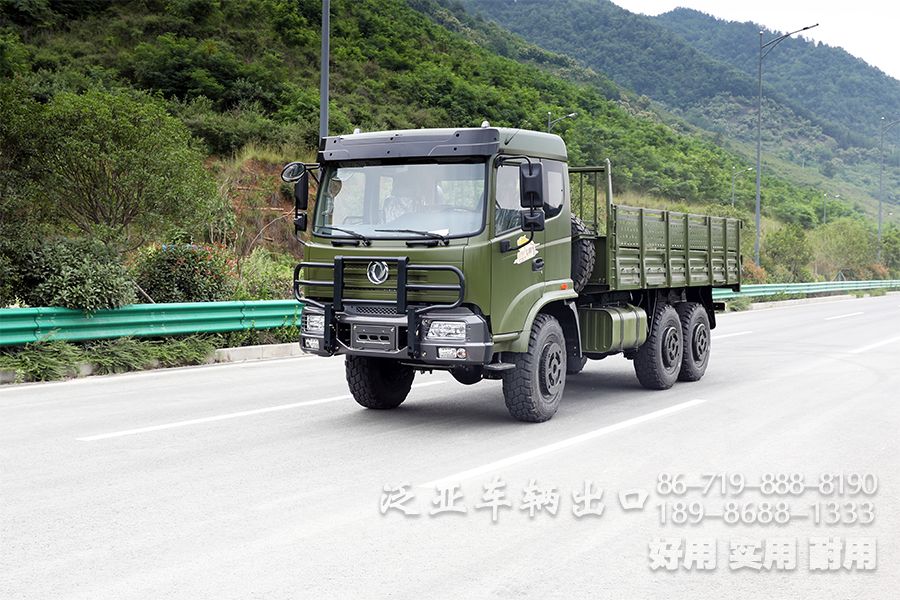 <strong>新款6驱平头驾驶室，带给你不一样的体验</strong>