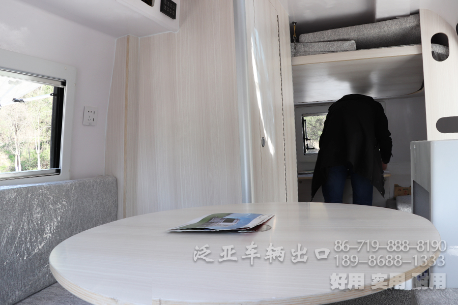 牵引车、拖挂房车、开来式拖挂房车、开来拖挂房车