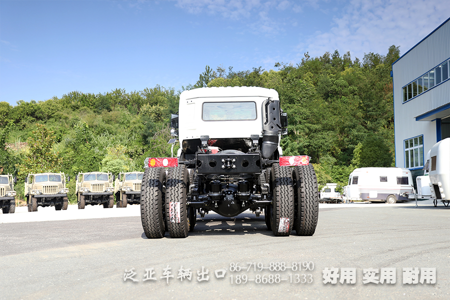 后八轮底盘,重型底盘出口,三桥卡车底盘,东风25吨底盘,280马力卡车,6*4自卸改装厂家