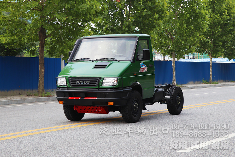 NJ2045小型长头越野底盘_NJ2045依维柯四驱改装_定制款4×4短头卡车出口
