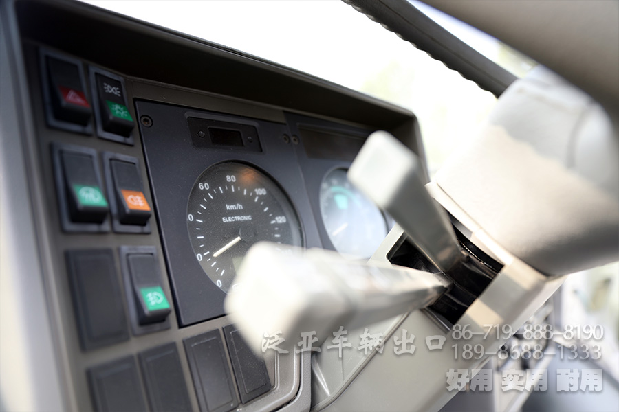 全驱越野底盘,轻型底盘,全驱底盘,长头底盘,底盘改装,短头卡车出口,依维柯4X4,长头房车底盘,全驱轻型房车