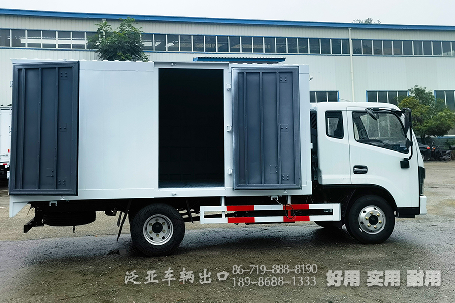 东风四驱,平头厢式货车,出口专用卡车,四驱白色卡车,4×4 平头,越野卡车,厢式车