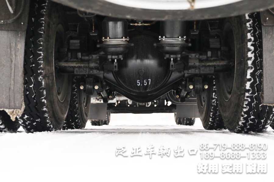 东风8x4仓栅车，东风平头一排半驾驶室，东风重型仓栅车，东风大承载力越野卡车，东风十二档变速卡车，东风420L油箱，仓栅运输车，大马力卡车