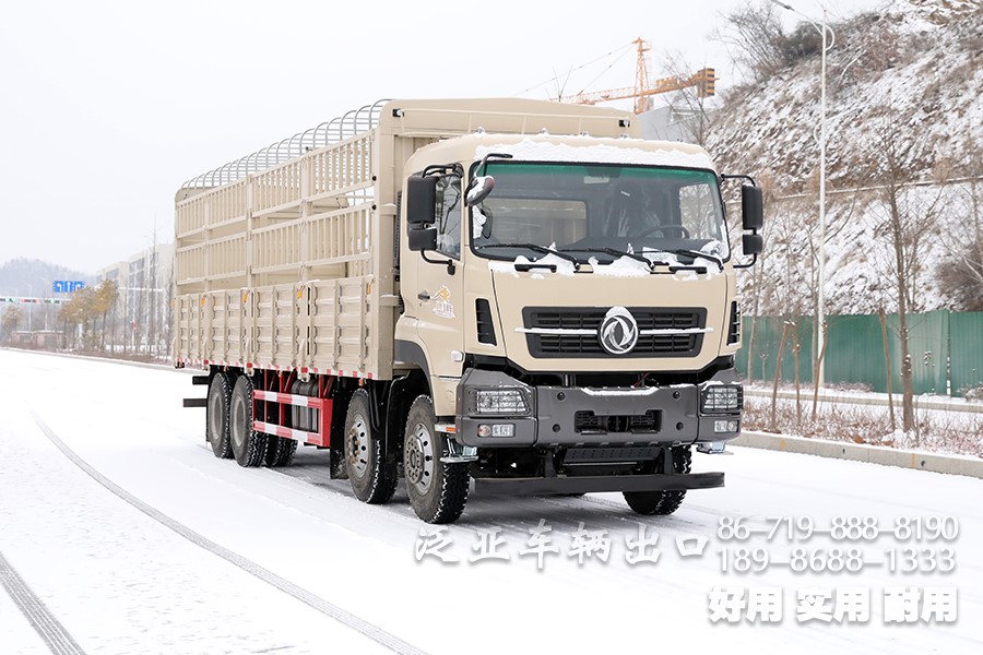 东风8x4仓栅车，东风平头一排半驾驶室，东风重型仓栅车，东风大承载力越野卡车，东风十二档变速卡车，东风420L油箱，仓栅运输车，大马力卡车