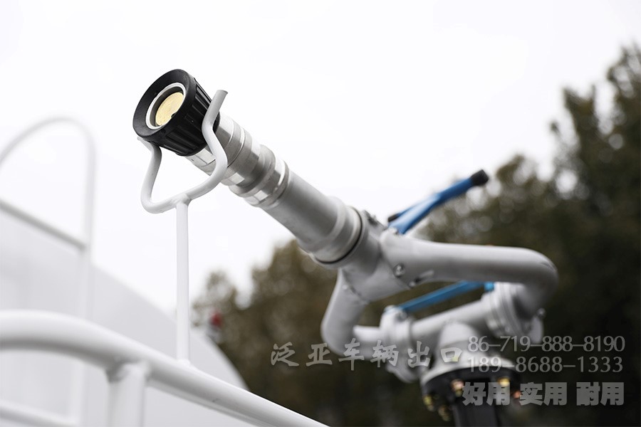 消防运水车，10方喷洒车，东风消防车，4*2水罐车，国三喷洒车，环卫绿化车，绿化喷洒车