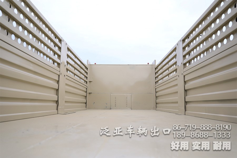 全驱自卸车,三桥自卸车,东风自卸车,东风六驱,后八轮自卸车,东风6×6,东风越野卡车,六驱自卸车,东风后八轮,后八轮卡车,全驱后八轮