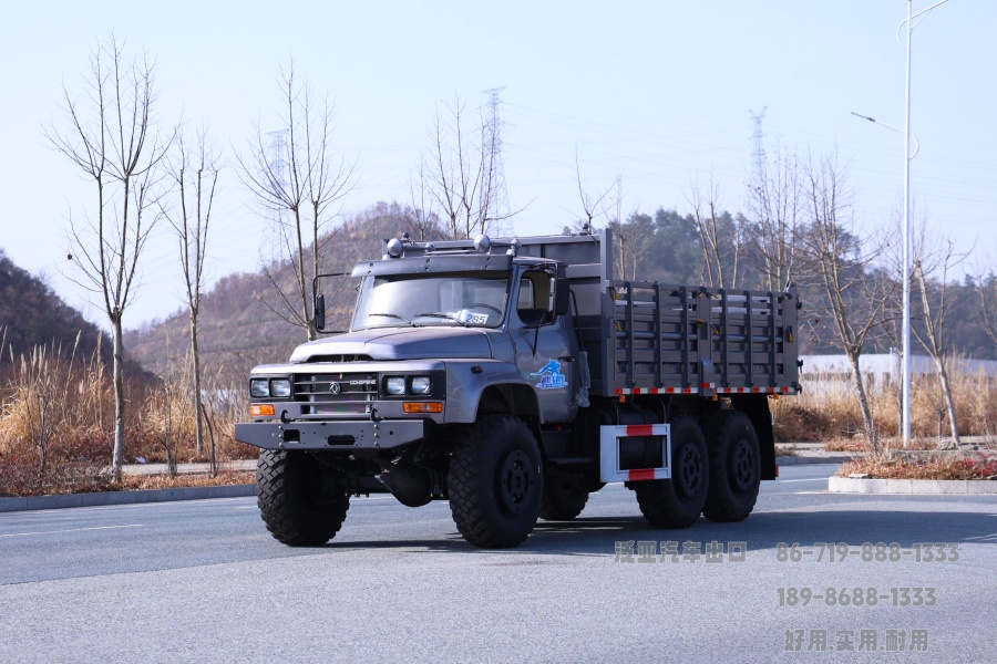 东风六驱尖头越野型自卸卡车